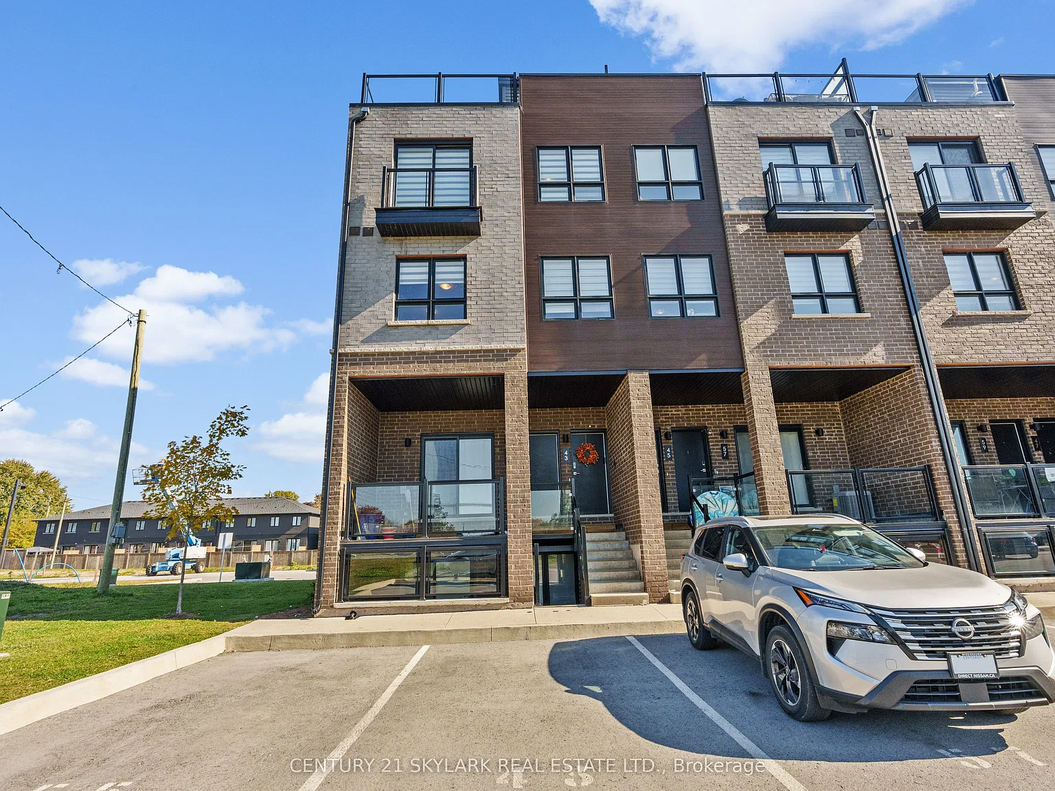 2 bed, $2,099 — Photo 2