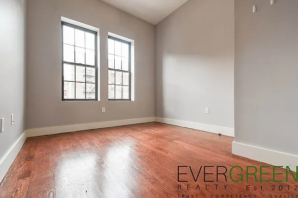 Rented by ERNY LLC | media 25