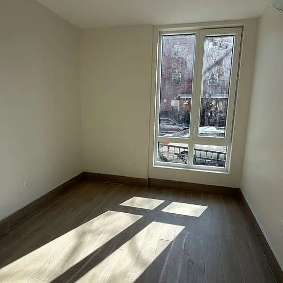 2130 Harrison Ave — Photo 1