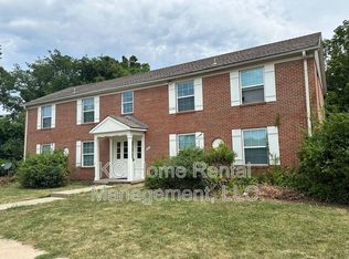 8620 Countryshire Ln #4, Kansas City, MO 64138