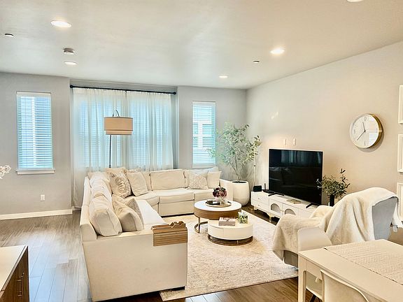 5th image of 18901 12th Pl W Unit C3