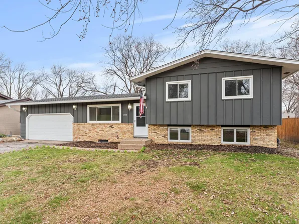 9208 60th Ave N, New Hope, MN 55428