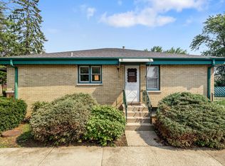 967 S Stratford Ave, Elmhurst, IL