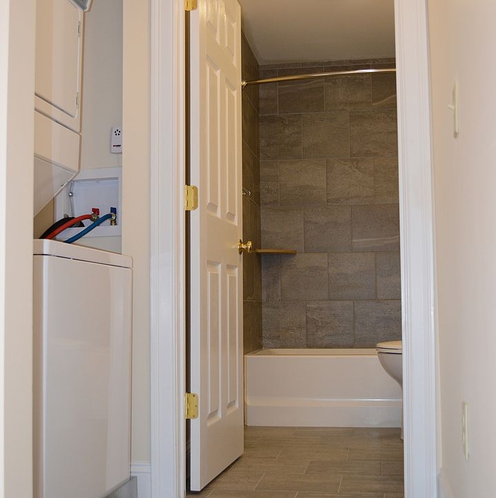 2nd image of 158 North St APT G