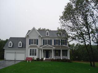 15 Lexington Dr, East Walpole, MA 02032