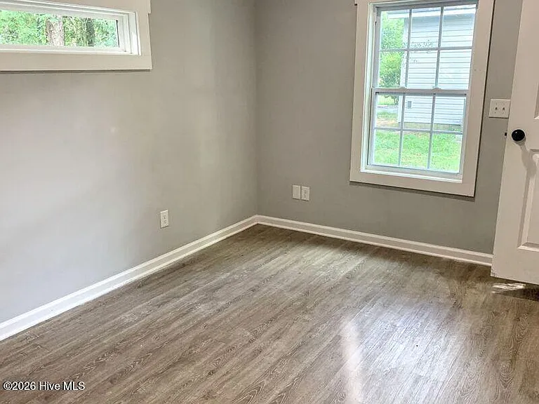 219 Charter Dr — Photo 3