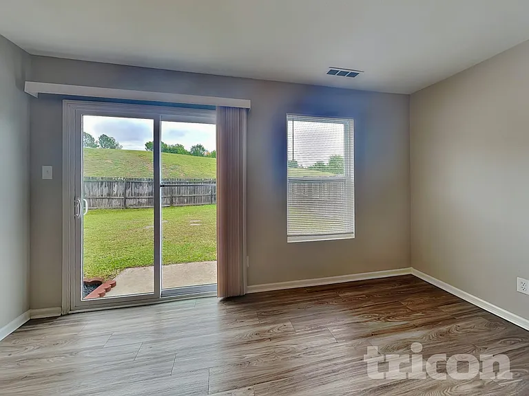 7320 Mitzi Deborah Ln — Photo 5