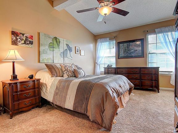 3rd image of 7556 Deer Cove Ln