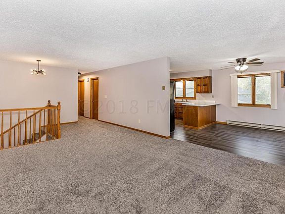5th image of 122 13th Ave N