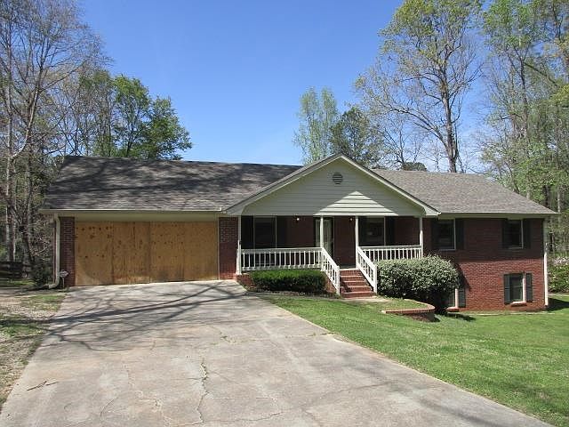 2nd image of 4895 Lake Forest Dr SE