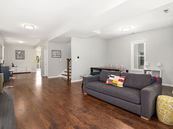 5th image of 3142 N Christiana Ave