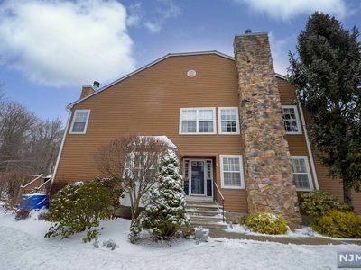 68 Hunter Rd N, Haledon, NJ, 07508