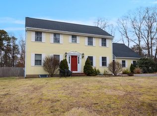 11 Plymouth Heights Rd, Sagamore Beach, MA 02562