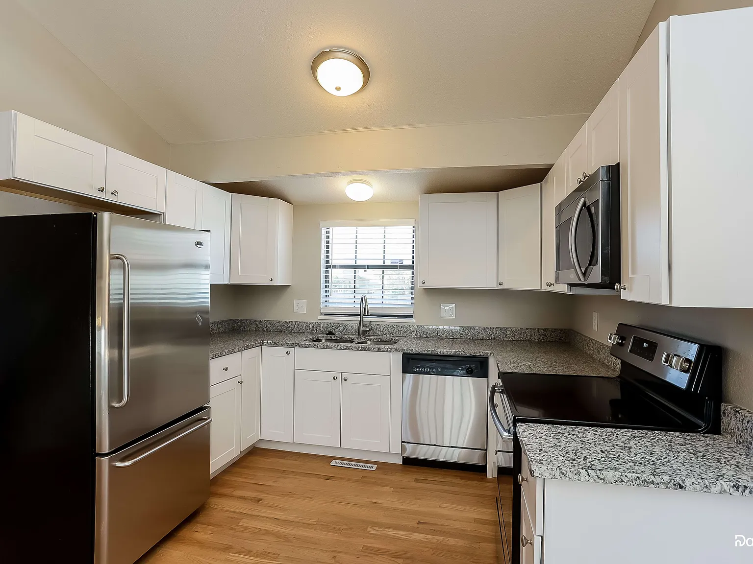 4 bed, 2.0 bath, 1788 sqft, $2,710 — Photo 3