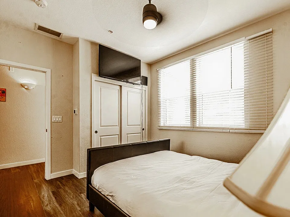 619 W Pepper Pl #ID1699349P