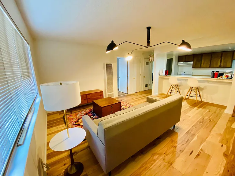 878 Lakeview Ave #4 — Photo 1