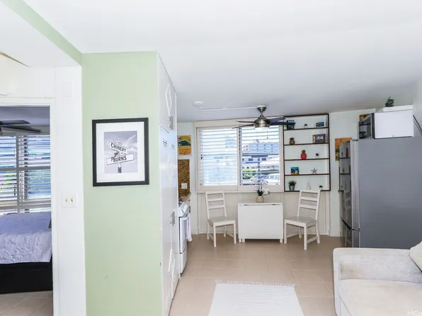 1139 9th Ave APT 202, Honolulu, HI 96816