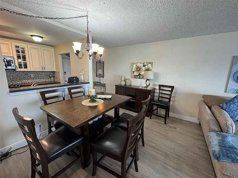 95 N Birch Rd #402 — Photo 7