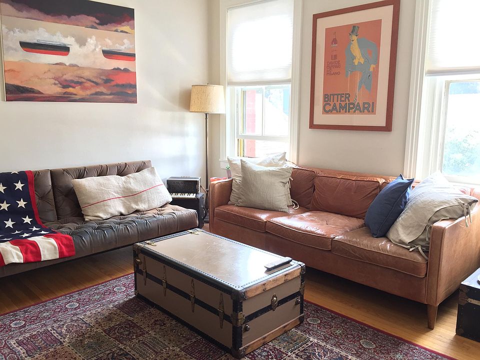 Living Room/Optional Bedroom