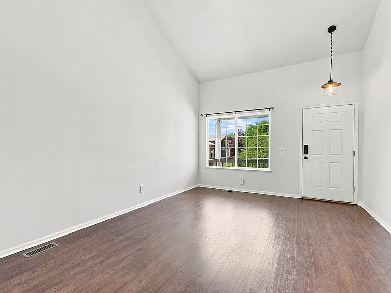 3255 Heather Glen Dr — Photo 3