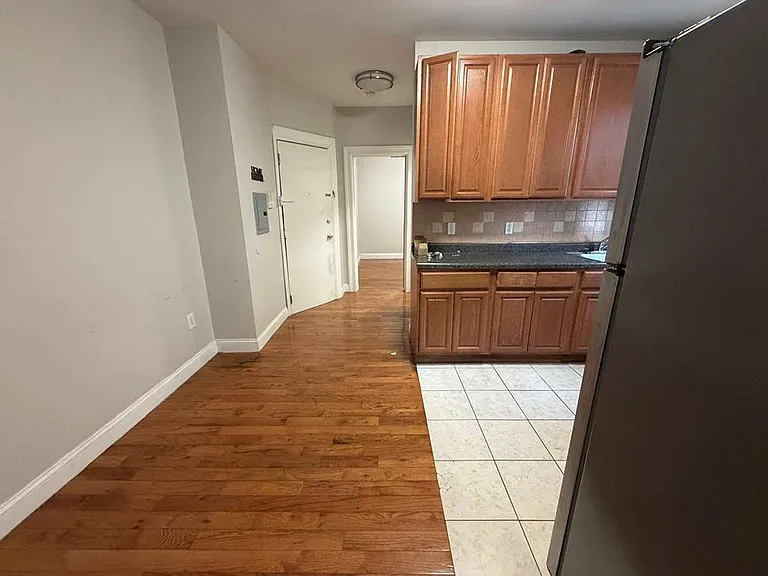 108 60th St #2B — Photo 3