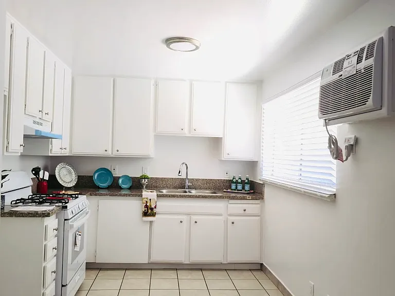 8545 Cedros Ave — Photo 1