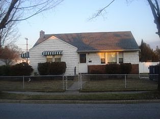 1st image of 93 Pollok Pl