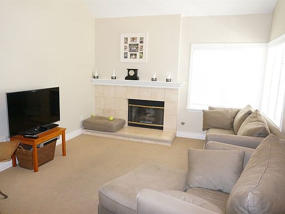 3rd image of 27367 Parklane Way
