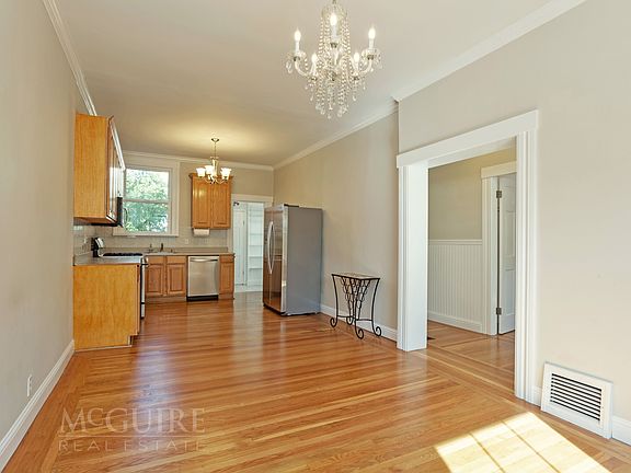 3rd image of 307 15th Ave