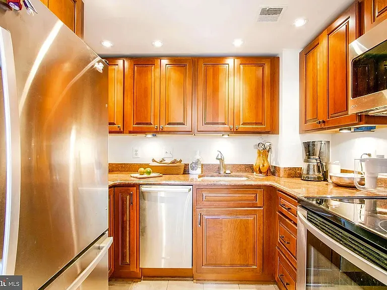 1117 New Hampshire Ave NW #6 — Photo 9