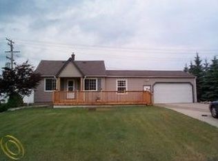 30624 Pardo St, Garden City, MI 48135