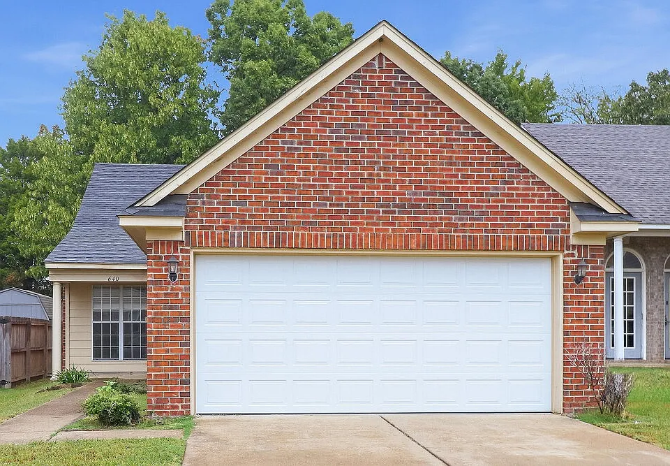 640 Amber Ln