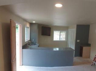 256 Valley Rd, Oak View, CA 93022