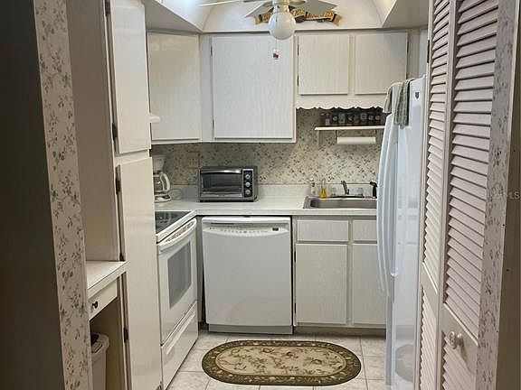 2nd image of 532 MIDWAY DRIVE Unit A