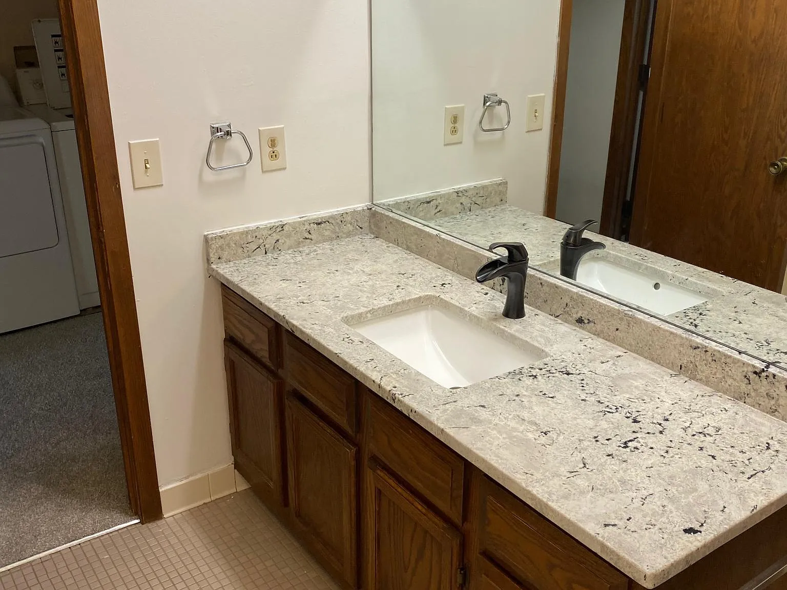 2 bed, 1200 sqft, $1,695 — Photo 3