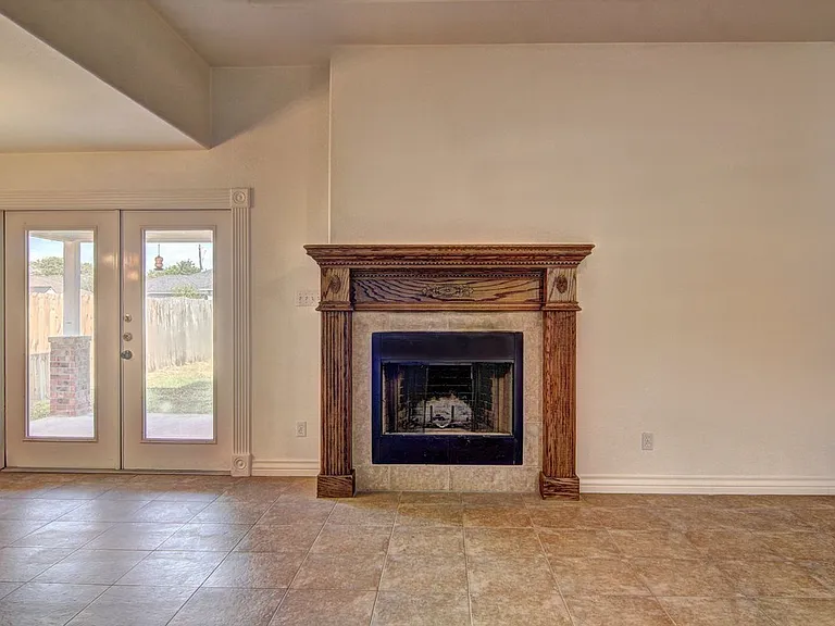 2418 Handlin Dr — Photo 7