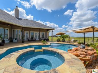 246 Triple R Dr, La Vernia, TX 78121