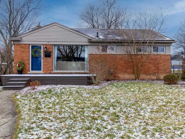 24089 Colchester Dr, Farmington, MI 48336