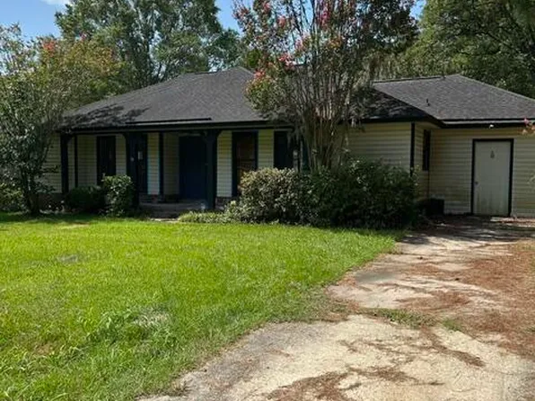 202 Pelican Ln, Ladson, SC 29456