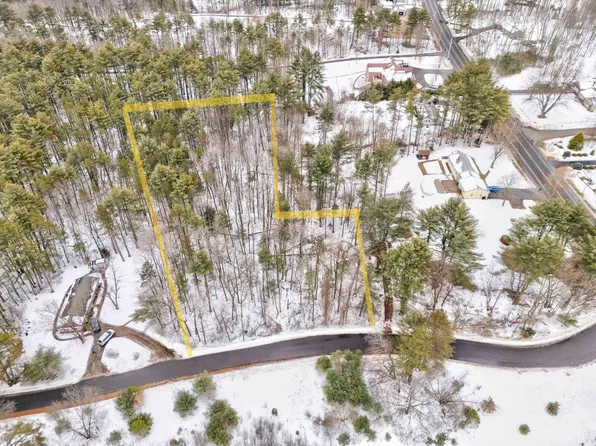 5 Hidden Ranch Drive, Hooksett, NH 03106