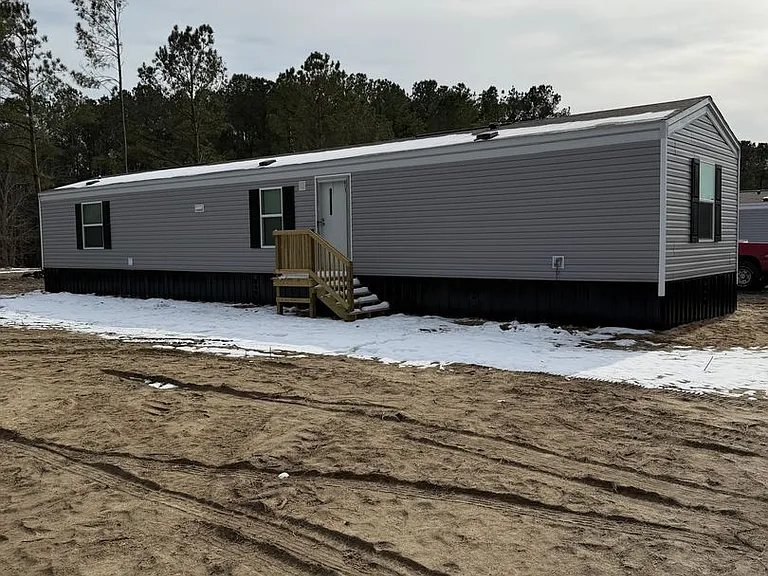 811 Bluebird Rd — Photo 2