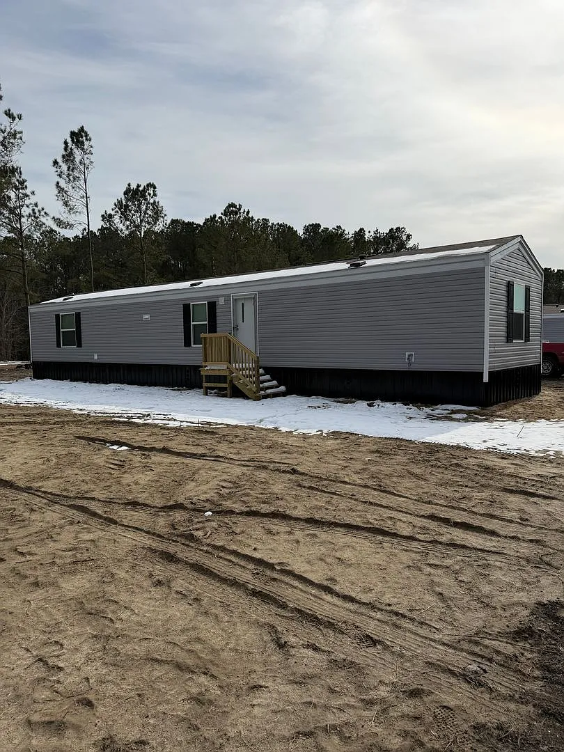 Building Photo - 811 Bluebird Rd