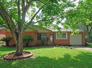 504 S Ramona St, Angleton, TX 77515