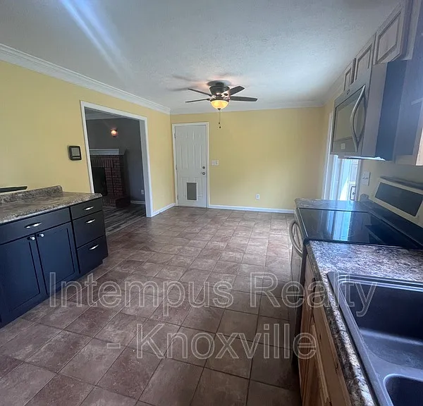 7728 Chapel Bend Dr — Photo 17