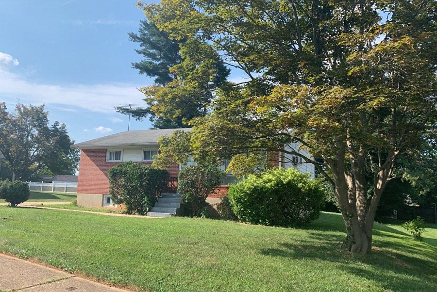 2nd image of 3806 Dovedale Ct