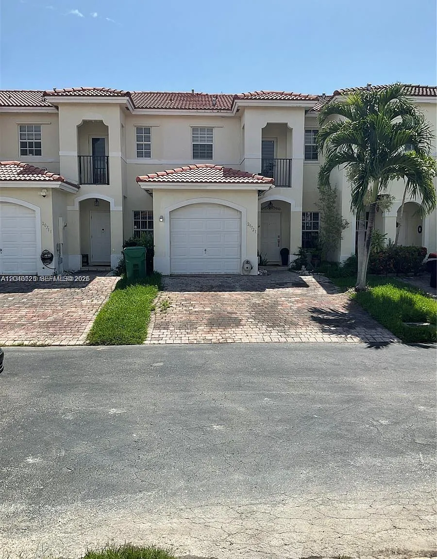 Saga Bay Townhomes 1st Ad — Photo 2