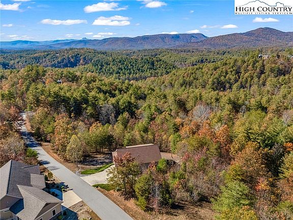 3rd image of 5588 Table View Lane