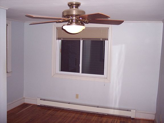 4th image of 453 Pearl St #6