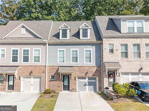2nd image of 1452 Ridgebend Way SE