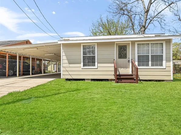319 S 3rd St, Baytown, TX 77520